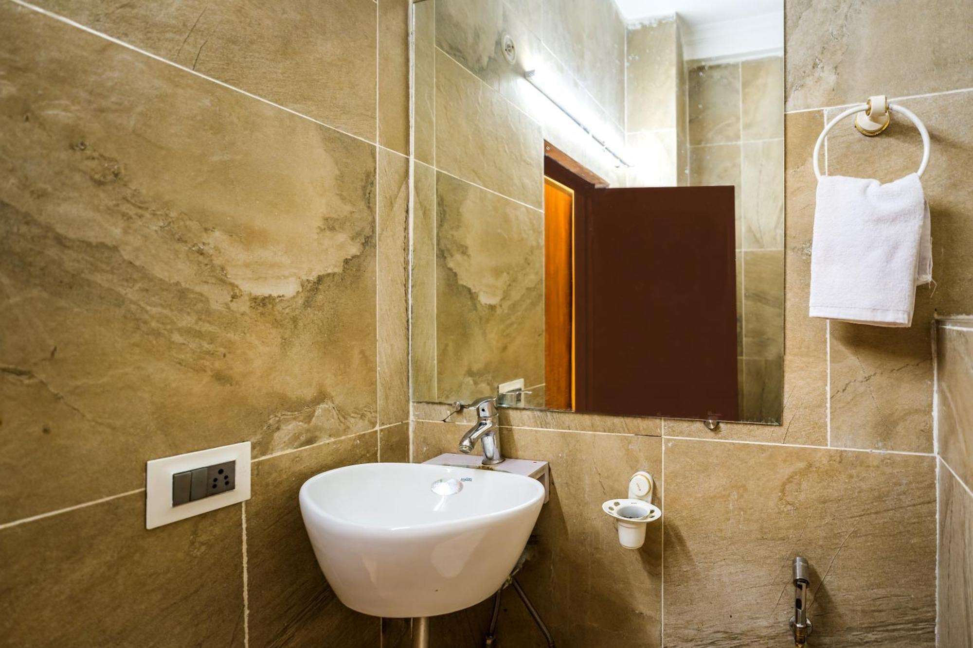 Tripli Hotels Silver Shine فاراناسي المظهر الخارجي الصورة