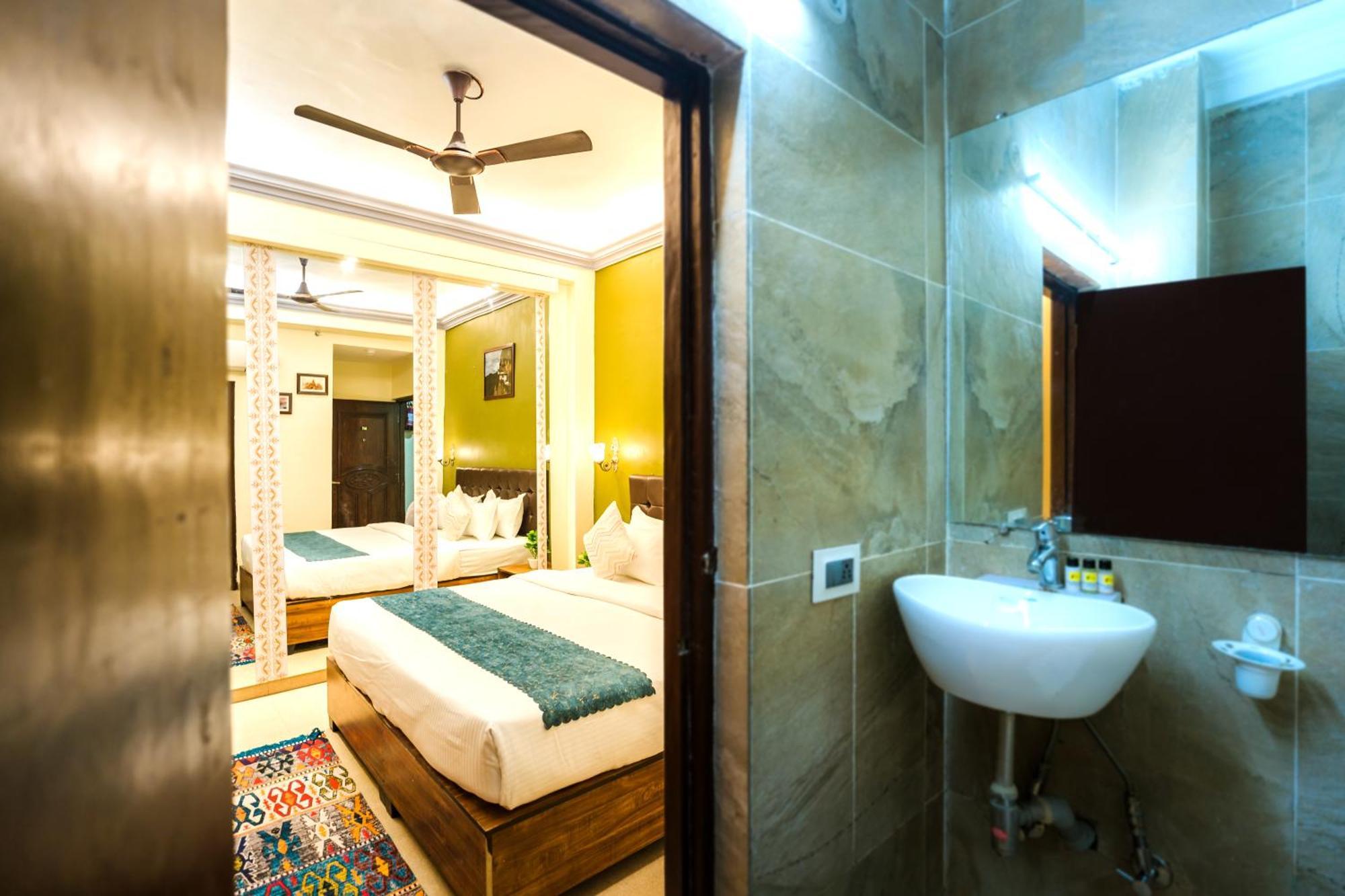 Tripli Hotels Silver Shine فاراناسي المظهر الخارجي الصورة