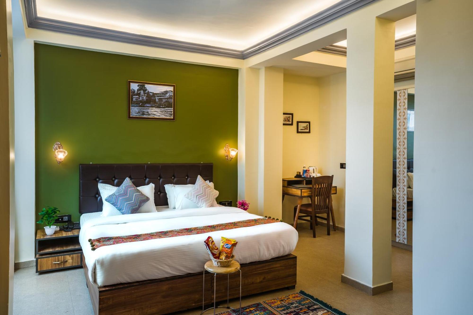 Tripli Hotels Silver Shine فاراناسي المظهر الخارجي الصورة