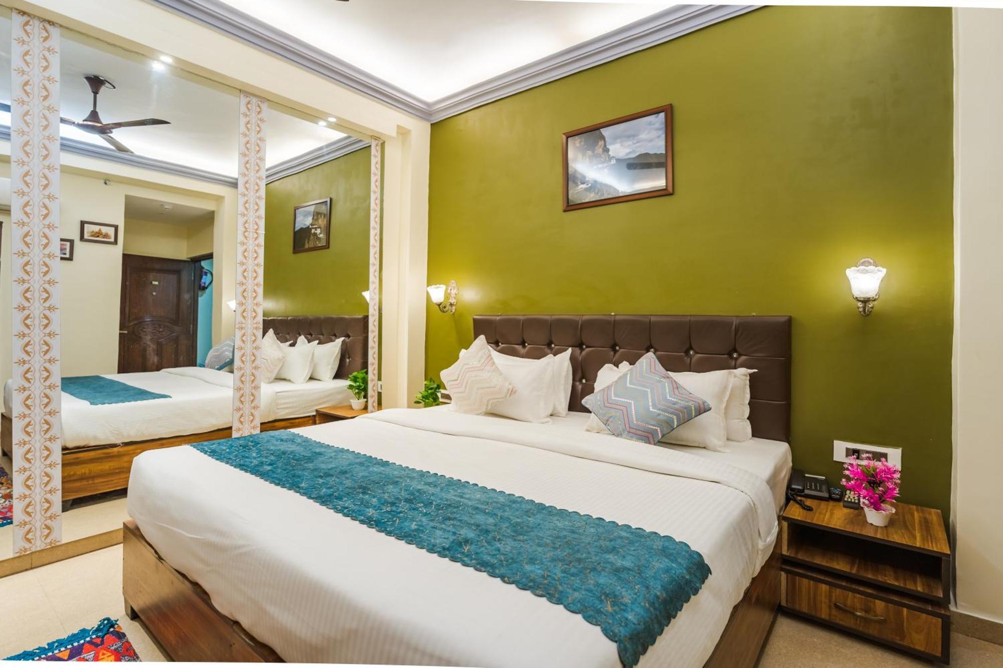 Tripli Hotels Silver Shine فاراناسي المظهر الخارجي الصورة