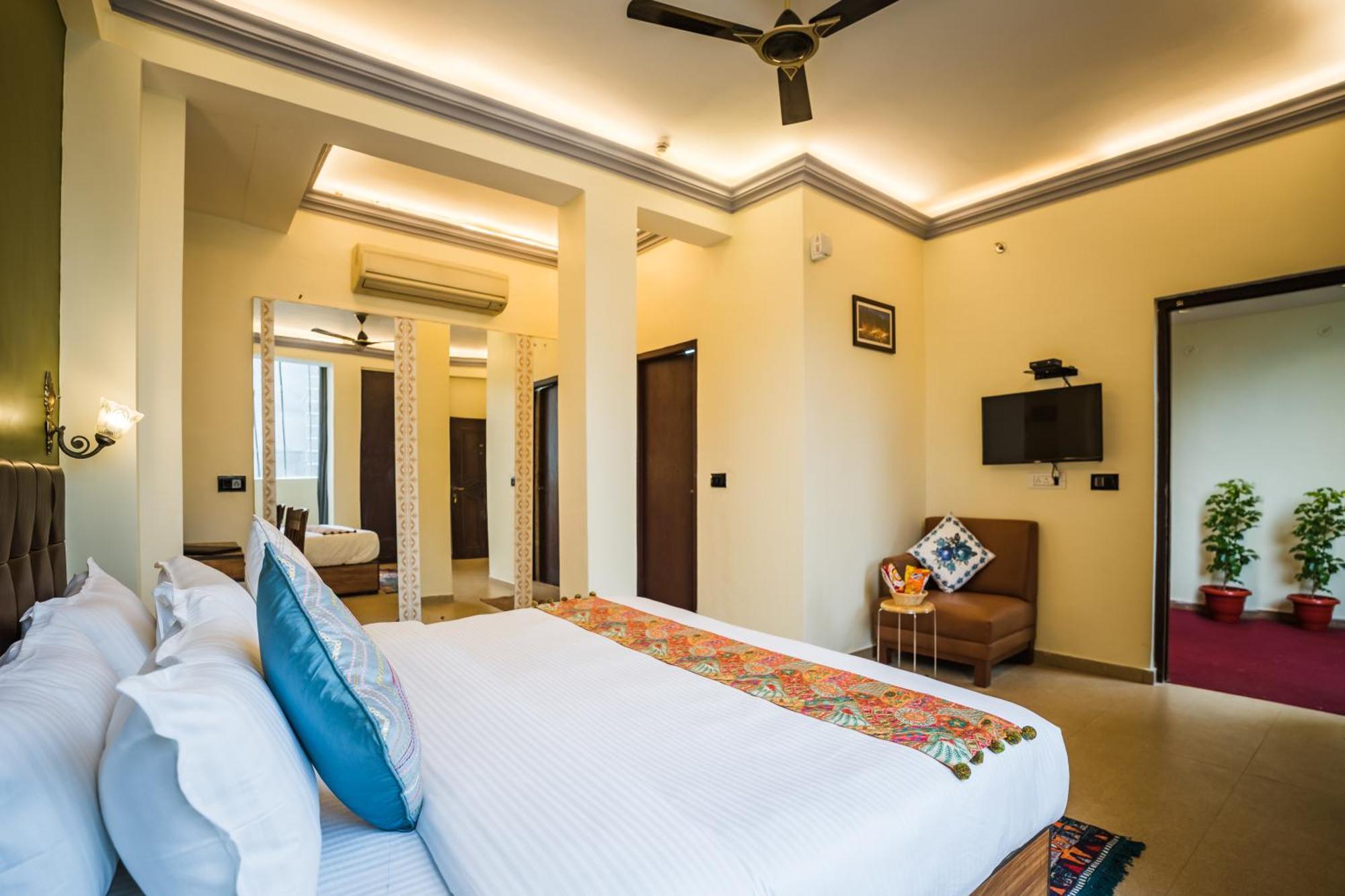 Tripli Hotels Silver Shine فاراناسي المظهر الخارجي الصورة