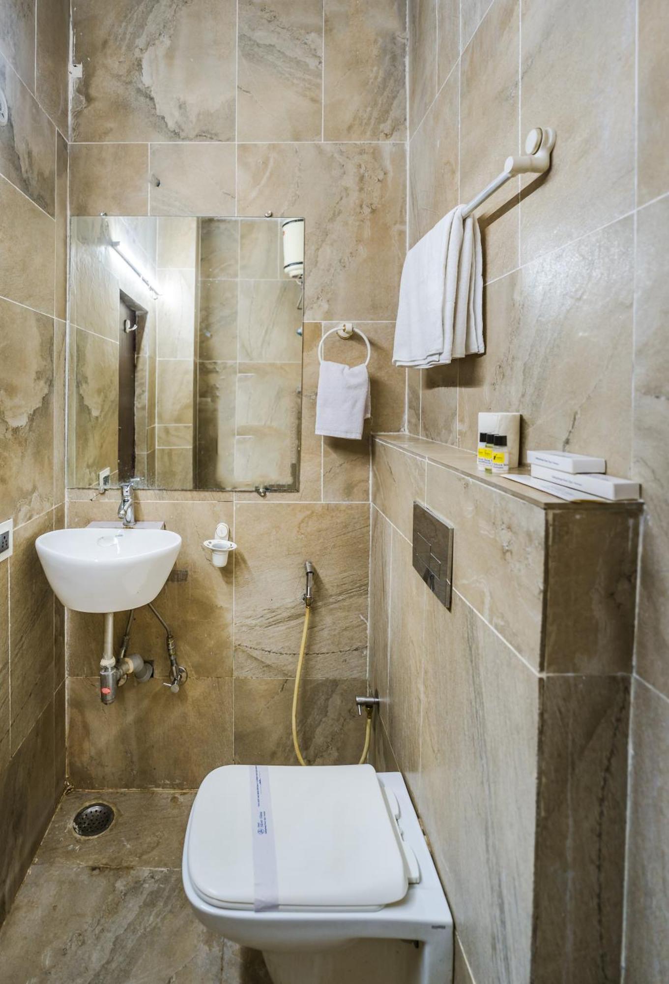Tripli Hotels Silver Shine فاراناسي المظهر الخارجي الصورة