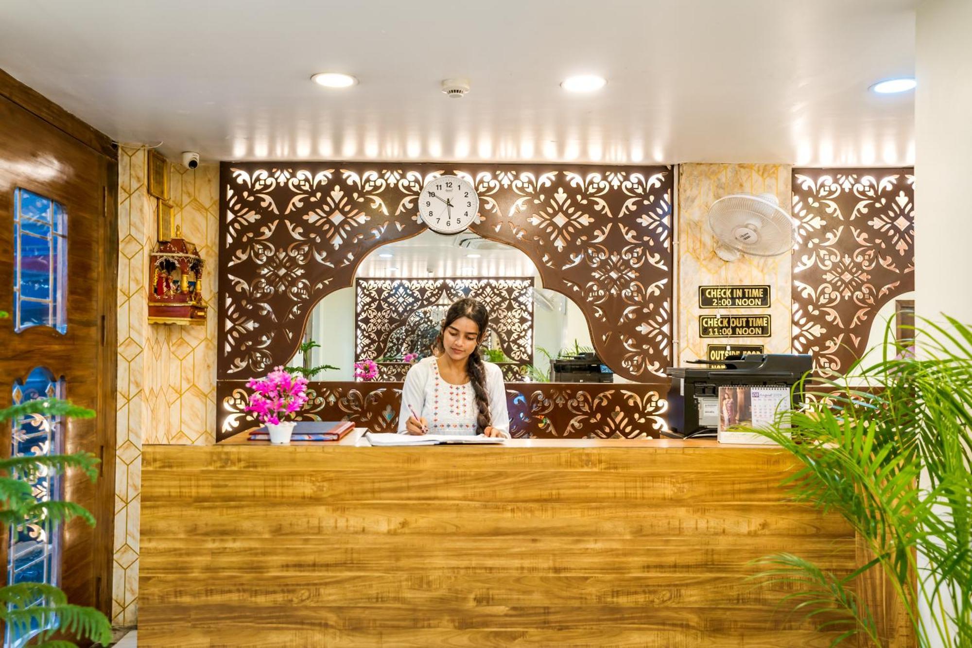 Tripli Hotels Silver Shine فاراناسي المظهر الخارجي الصورة